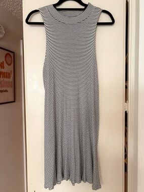 Soprano Black & White Striped Sleeveless Midi Dress L